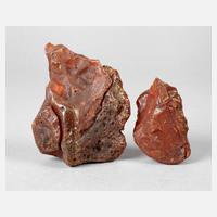 Zwei Rohbernsteine111