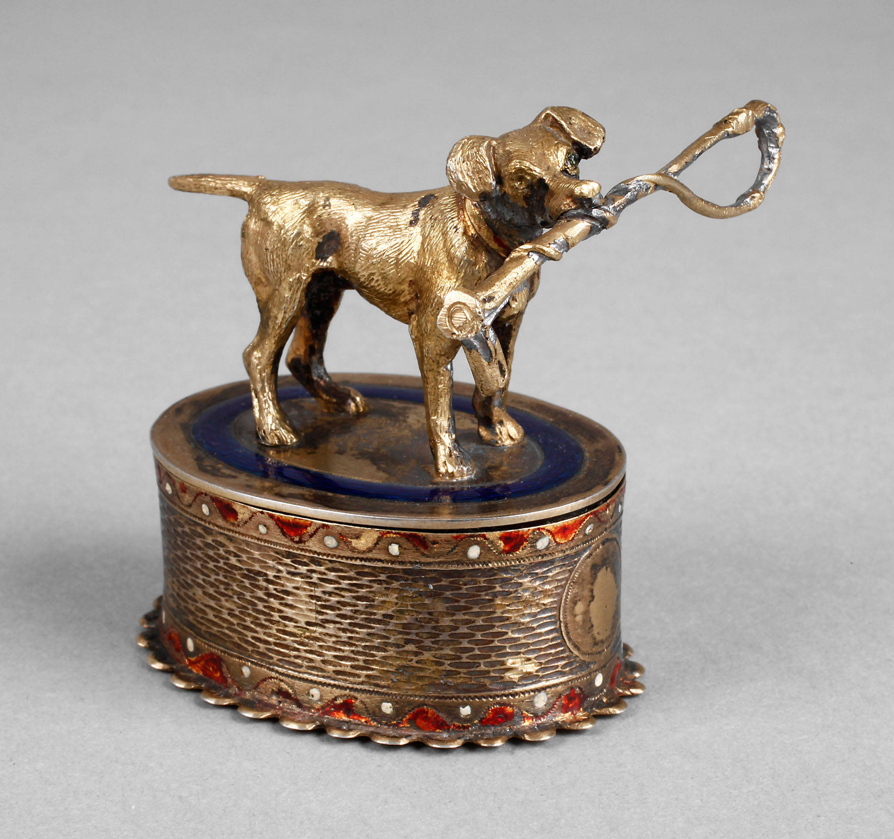 Figürliches Pillendöschen