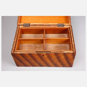 Feine intarsierte Schatulle