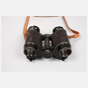 Zwei Ferngläser