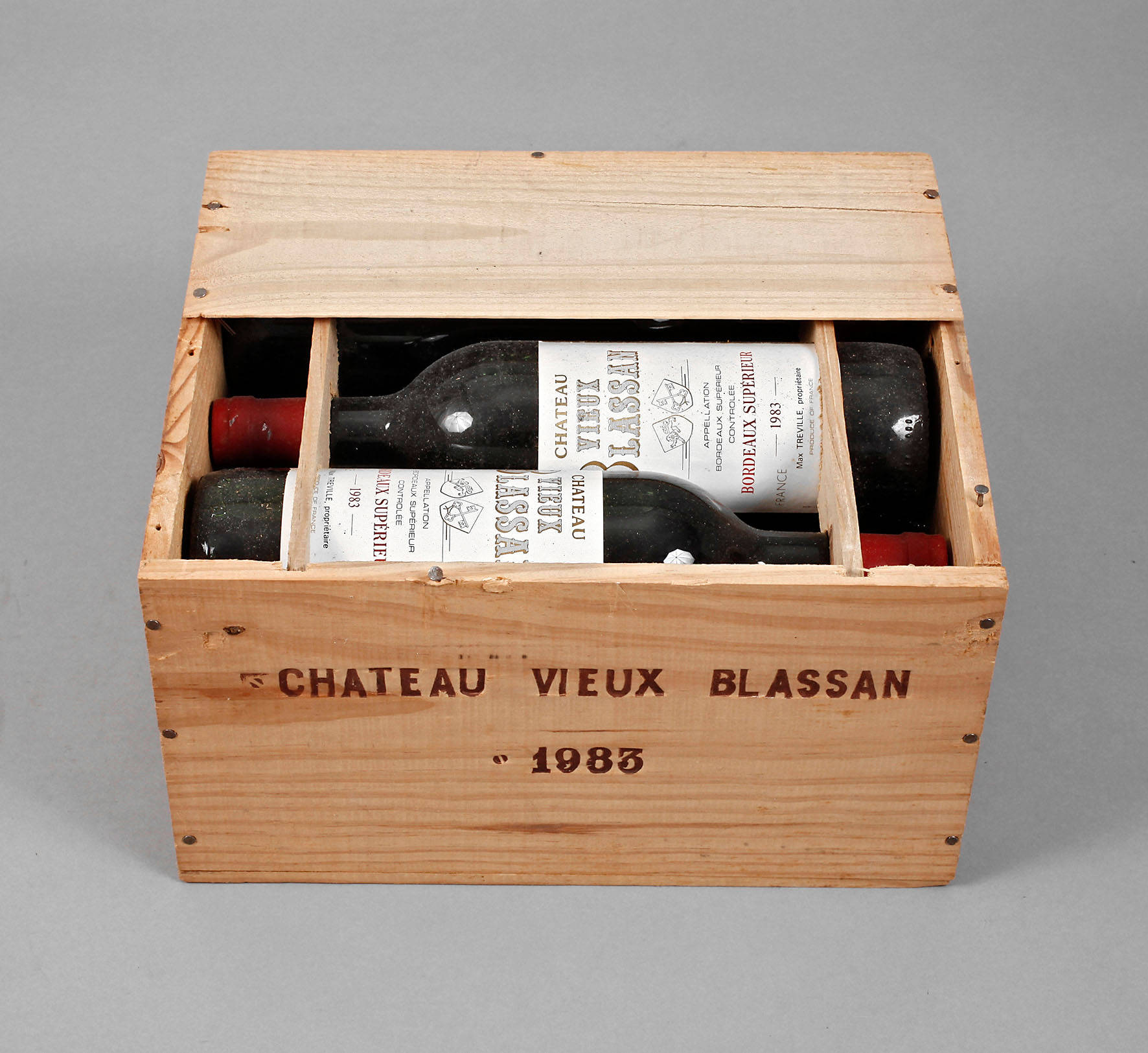 Sechs Flaschen Rotwein