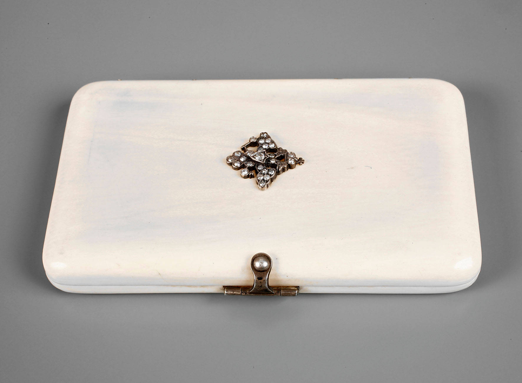 Feines Elfenbeinetui