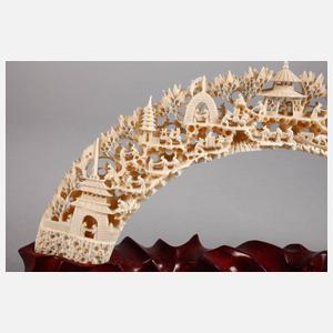 Feine Elfenbeinschnitzerei