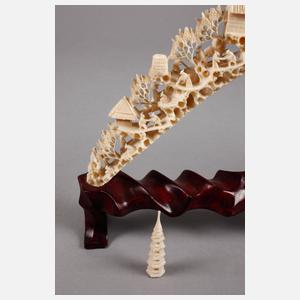 Feine Elfenbeinschnitzerei