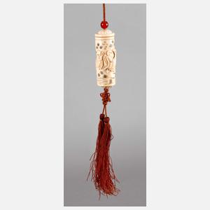 Feine Elfenbeinschnitzerei