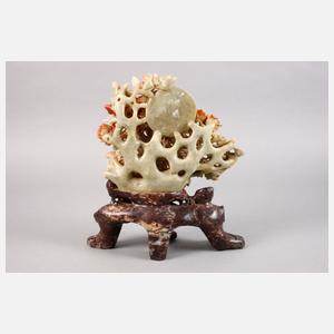 Große Specksteinschnitzerei