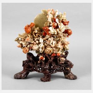 Große Specksteinschnitzerei