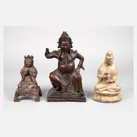 Drei figürliche Bronzeplastiken111