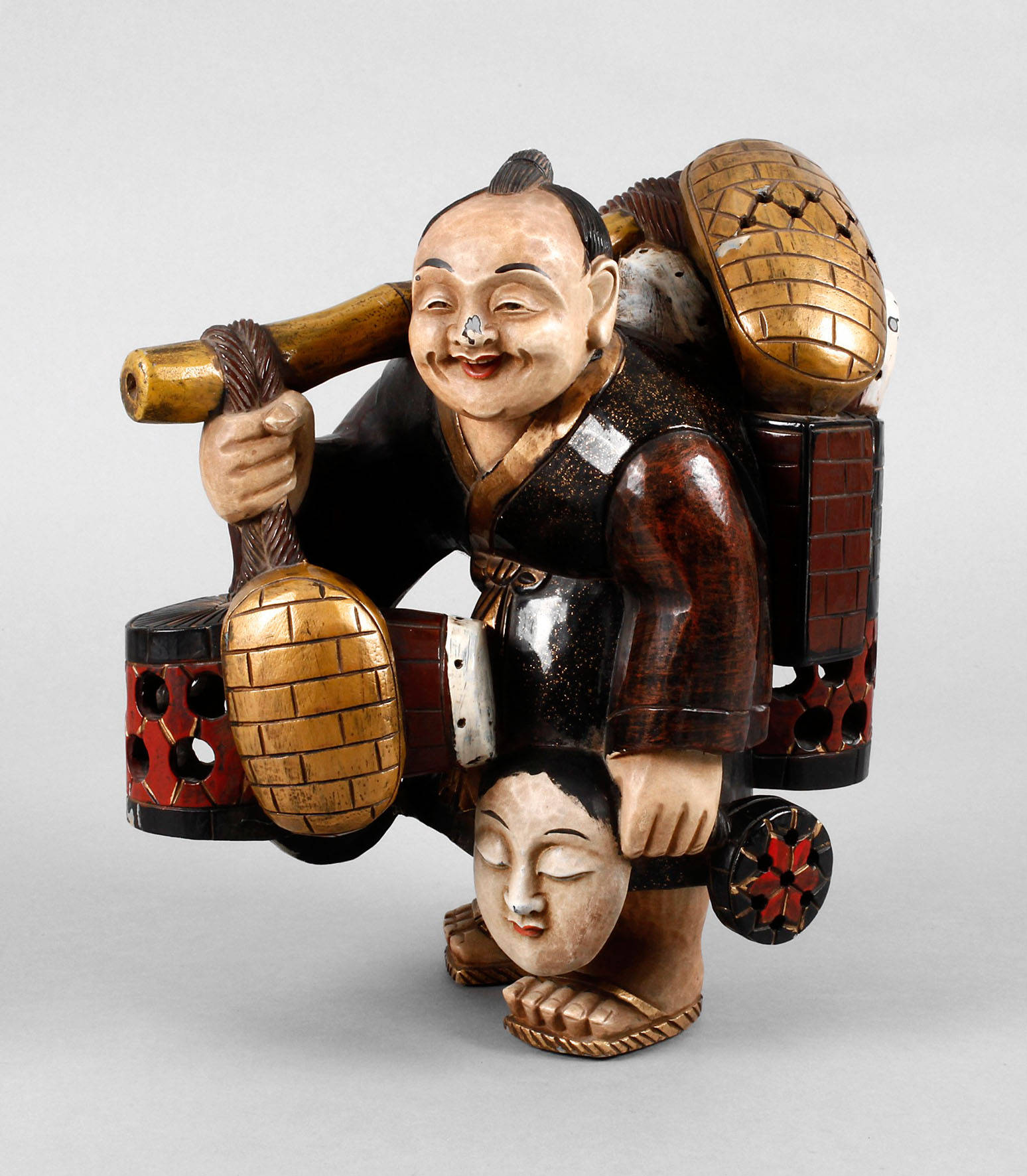 Figürliche Schnitzerei