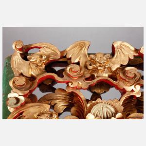 Geschnitzte Wandplatte