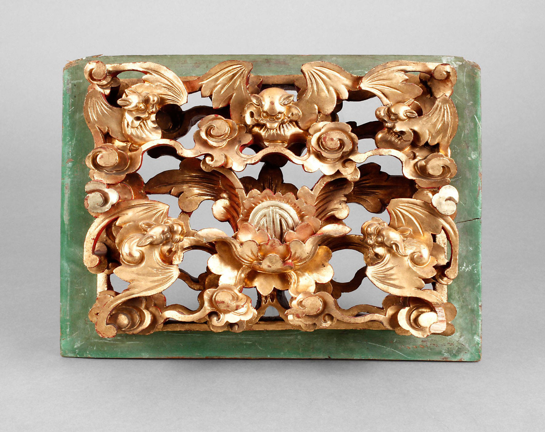 Geschnitzte Wandplatte