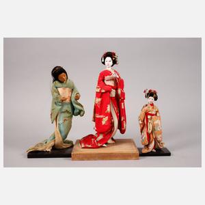Konvolut japanischer Geisha-Puppen