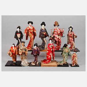 Konvolut japanischer Geisha-Puppen