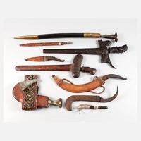 Großes Konvolut außereuropäischer Waffen111