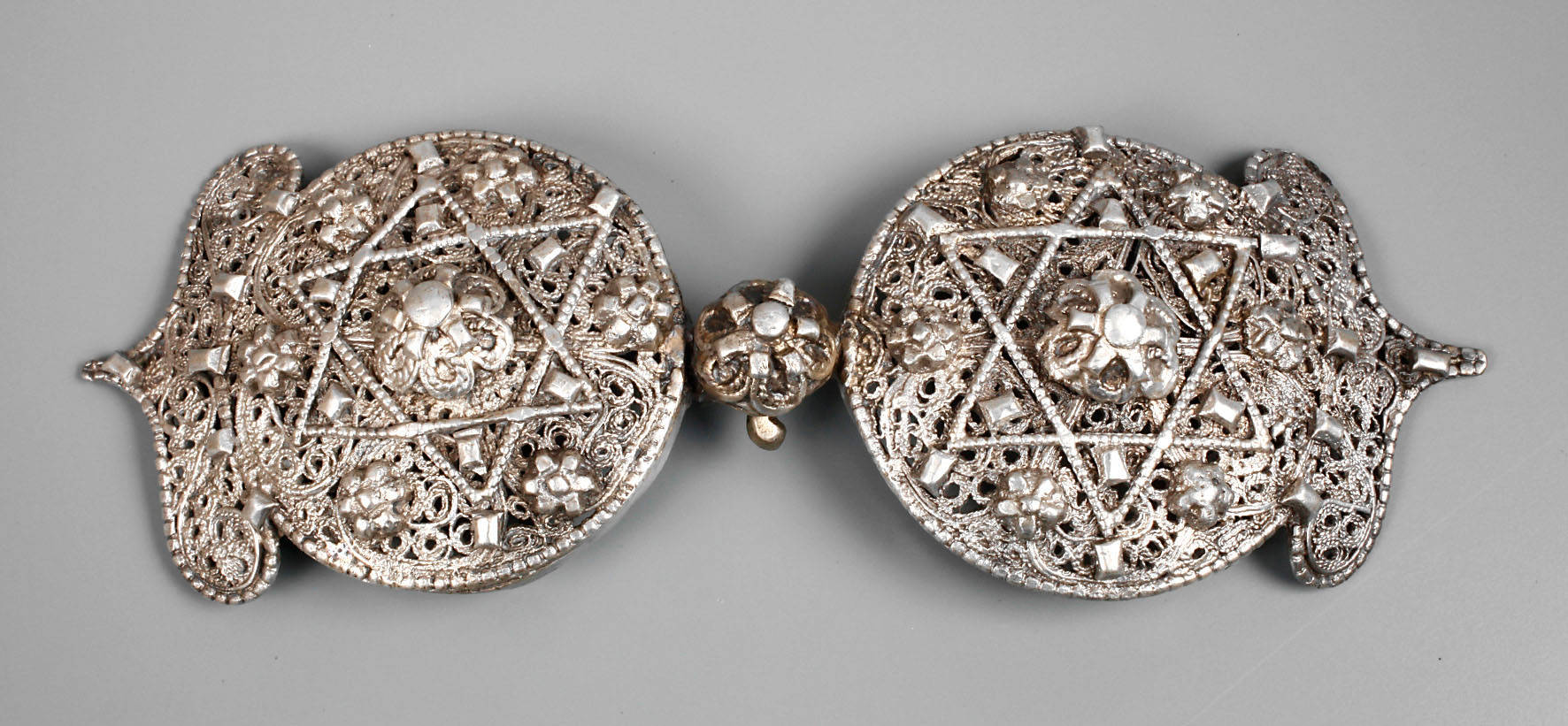 Persische Silberschließe