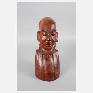 Büste eines bärtigen Mannes