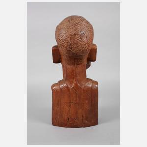 Büste eines bärtigen Mannes