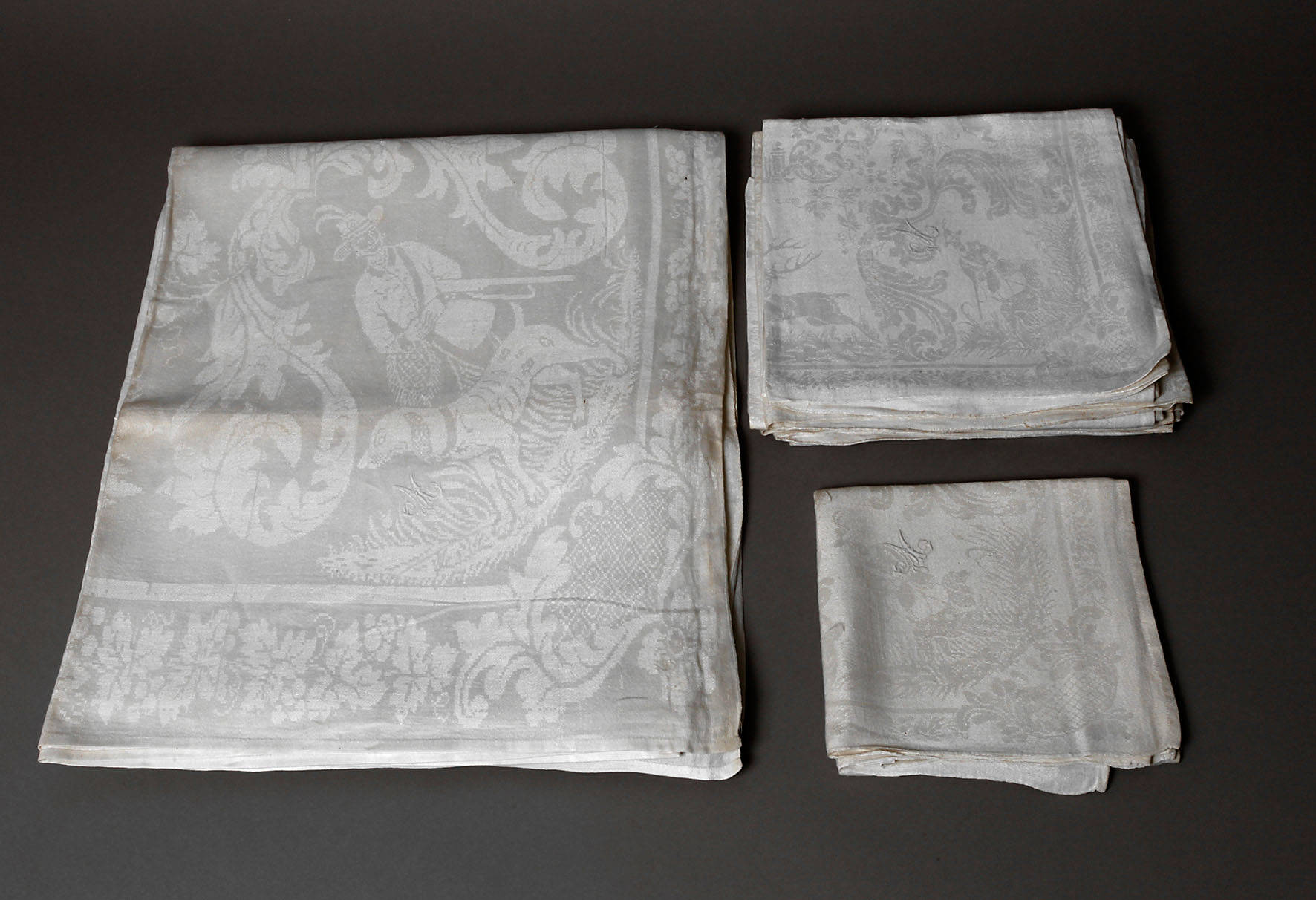 Tafeltuch mit 8 Servietten Jagdmotiv