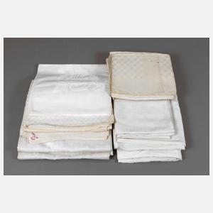 Konvolut Tischtücher und Servietten