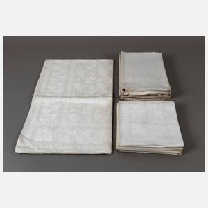 Tischtuch mit passenden Servietten und Handtüchern