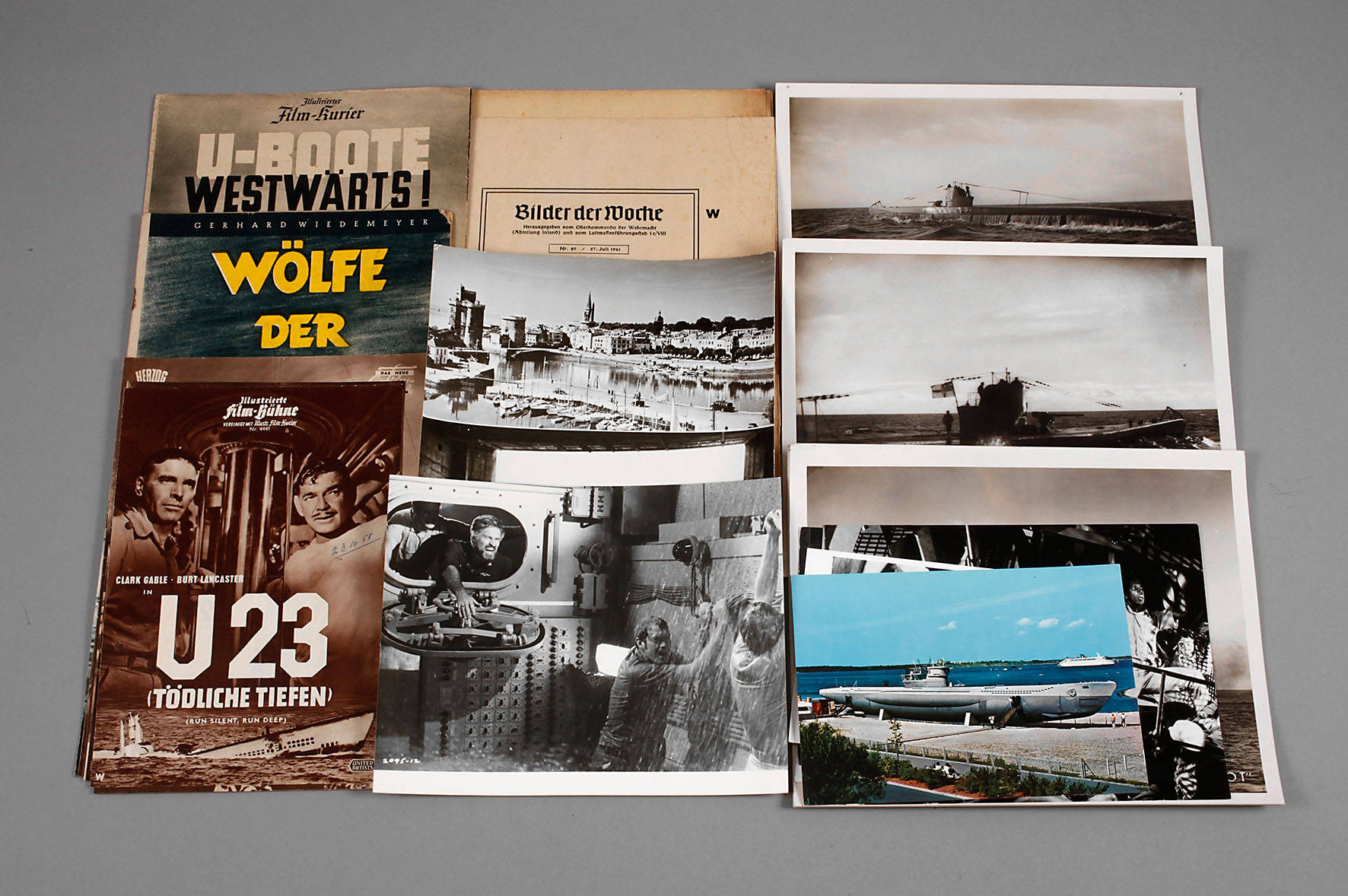 Konvolut Fotografien und Kinohefte Thema U-Boote