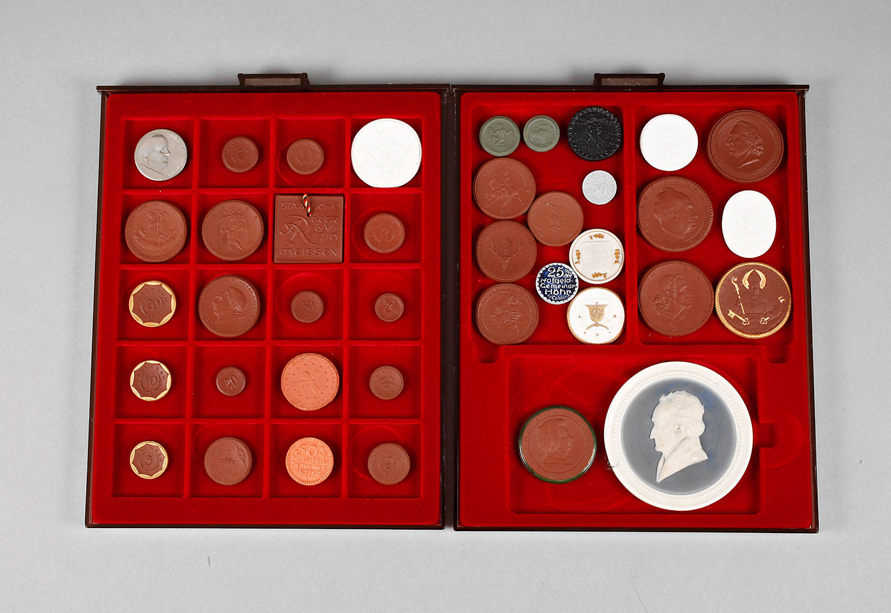 Kollektion Porzellanmedaillen und Notgeld