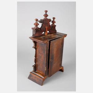 Tischuhr mit Spielwerk