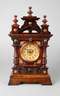 Tischuhr mit Spielwerk