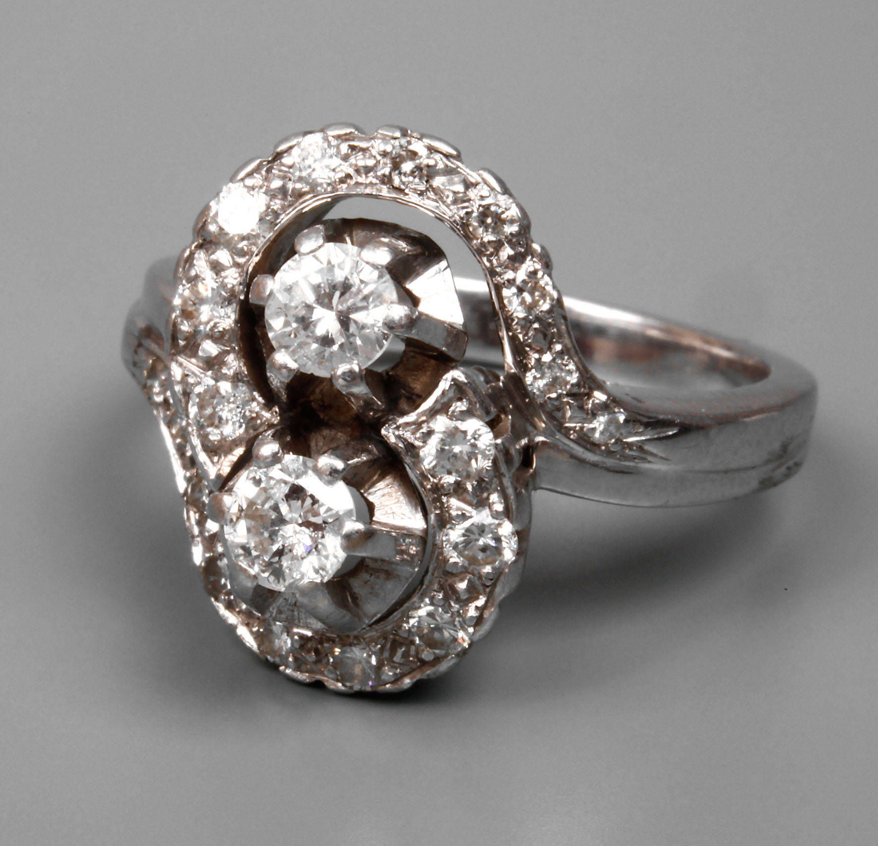 Großer Damen-Brillantring