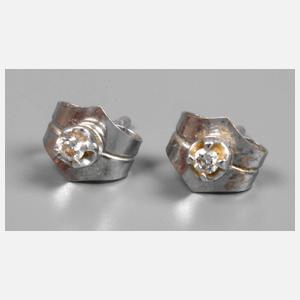 Paar kleine Ohrstecker mit Brillanten