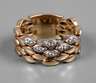 Beweglicher Goldring mit Brillanten