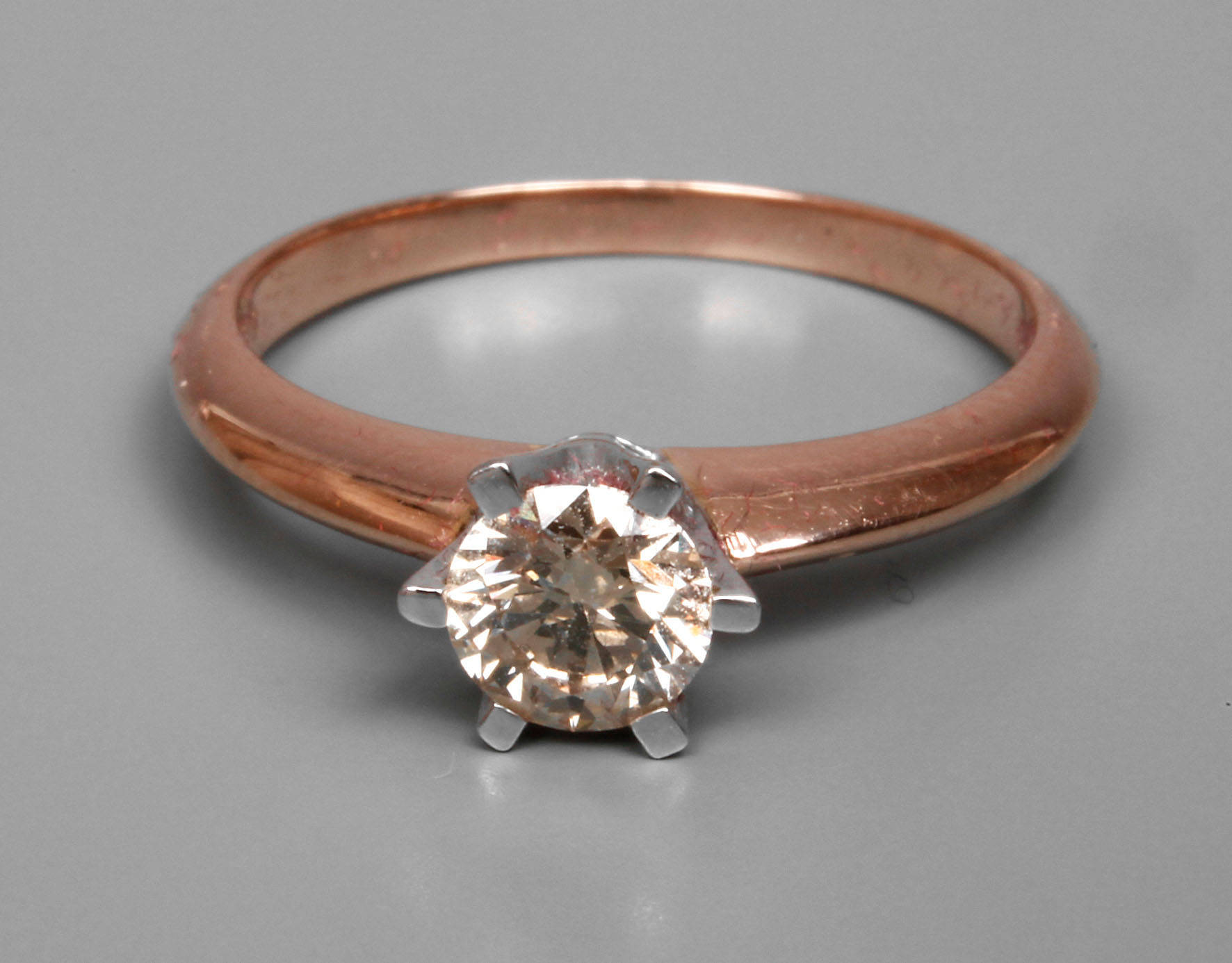 Damenring mit Brillant