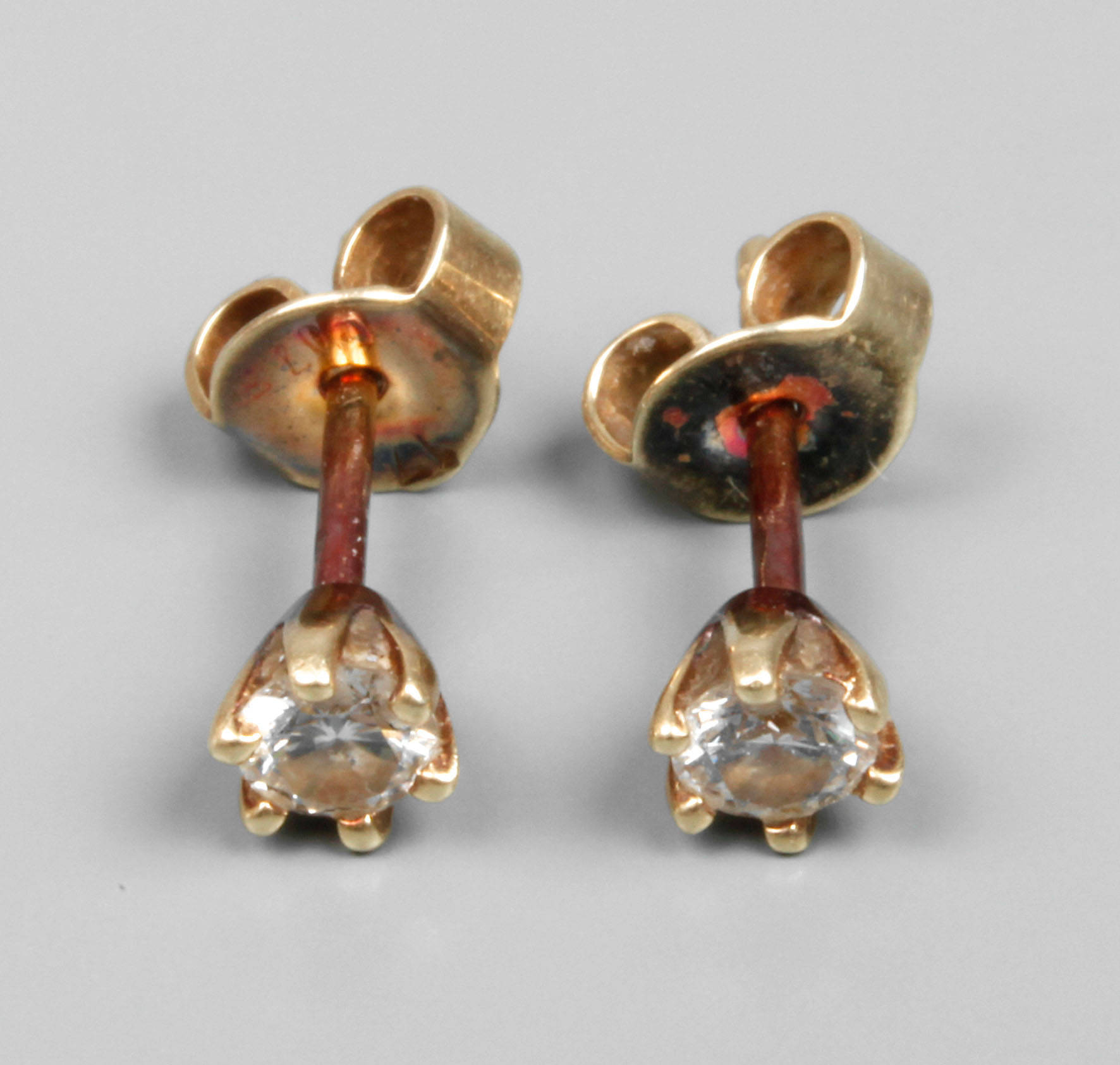 Paar Ohrstecker mit Brillanten