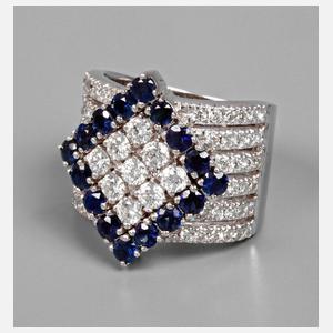 Opulenter Brillantring mit Saphirbesatz