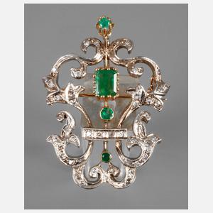 Smaragdbrosche mit Diamantbesatz