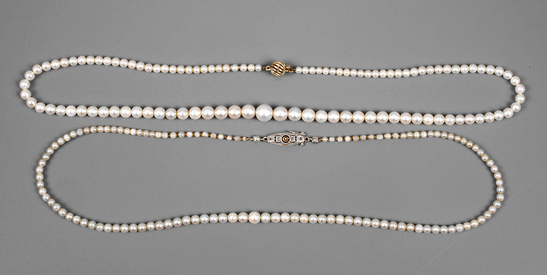 Zwei Perlenketten