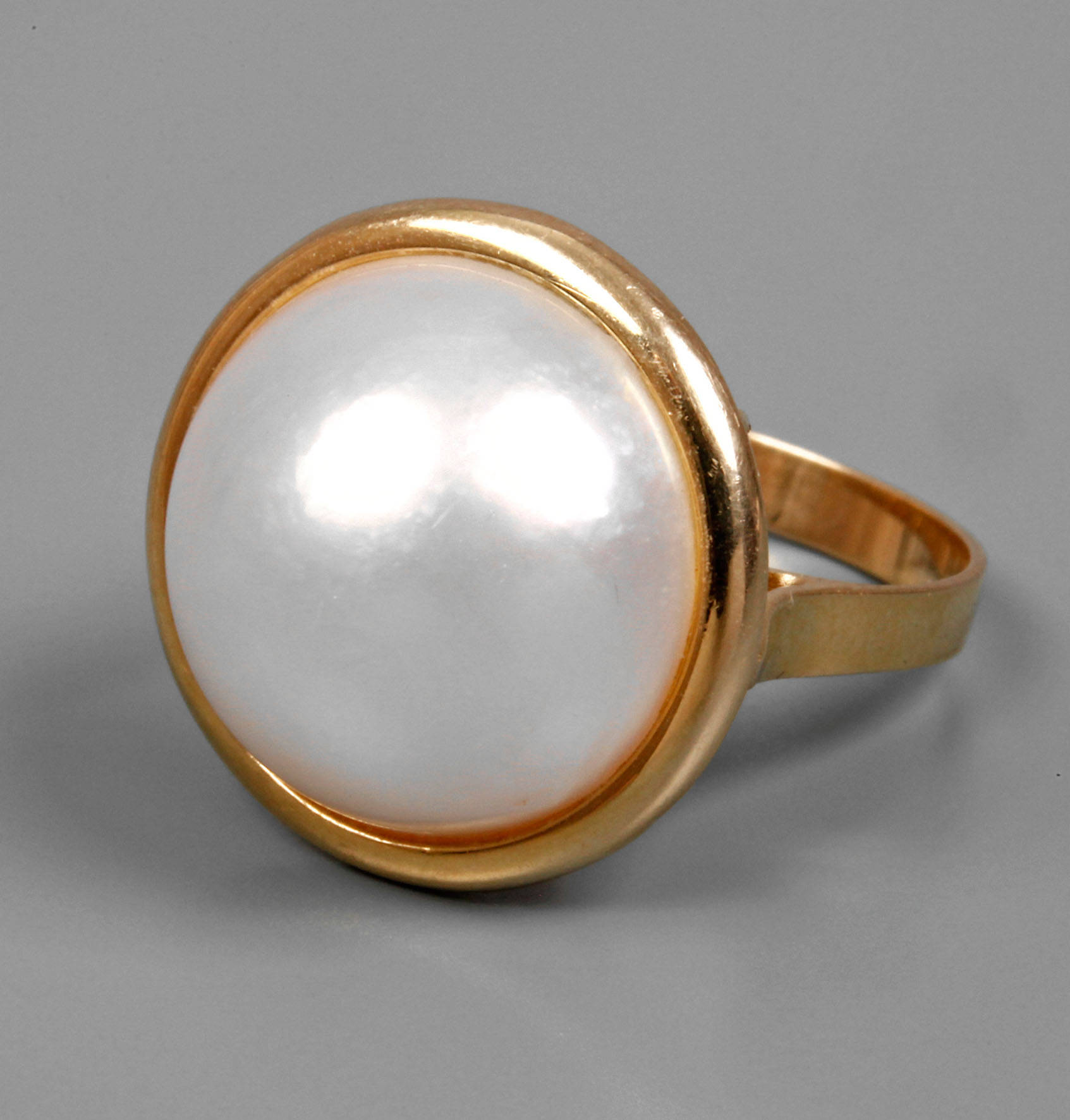 Ring mit Mabéperle