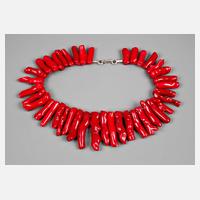 Übergroßes Korallencollier111