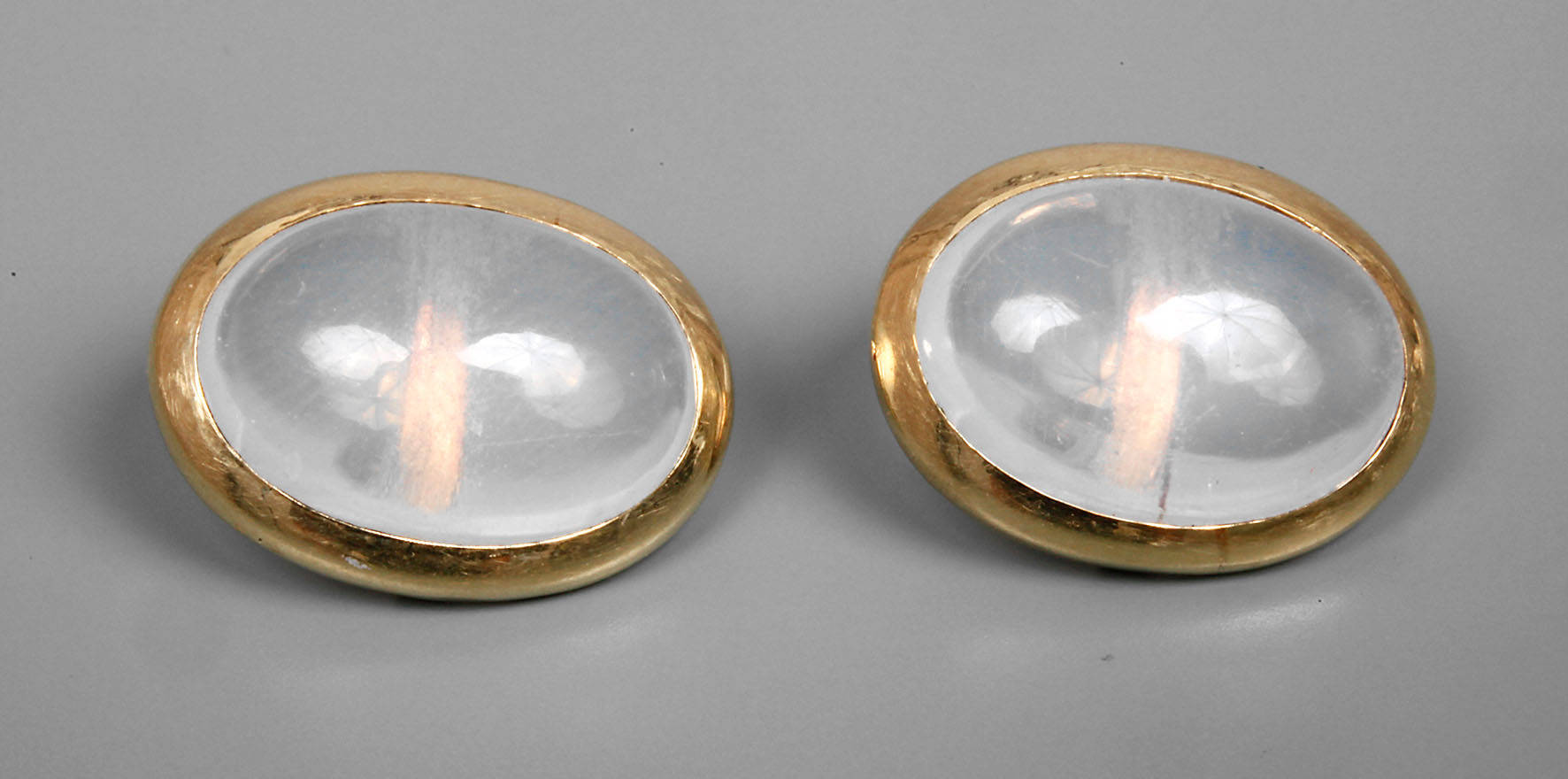 Paar Knöpfe mit Mondstein