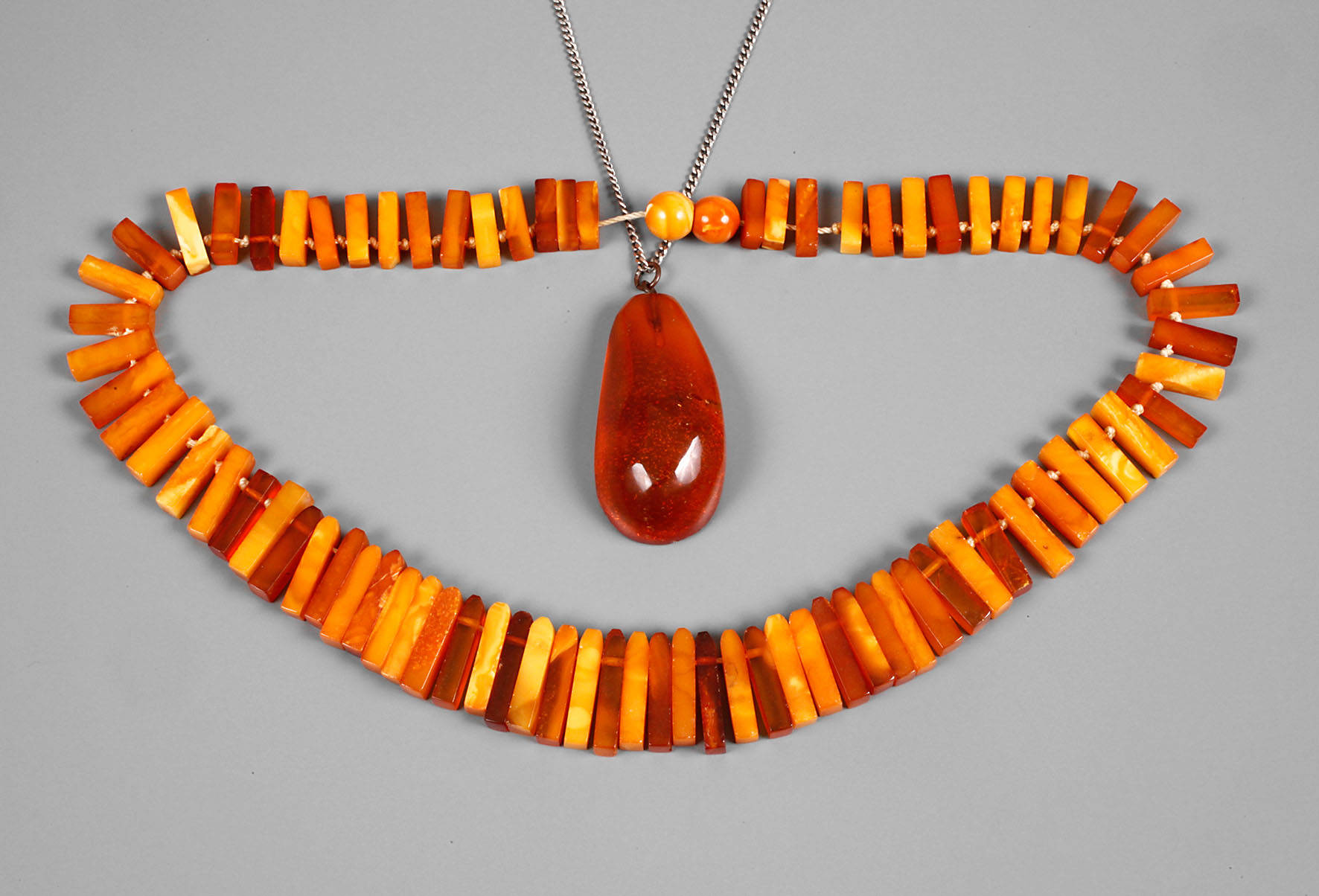 Zwei Ketten Bernstein