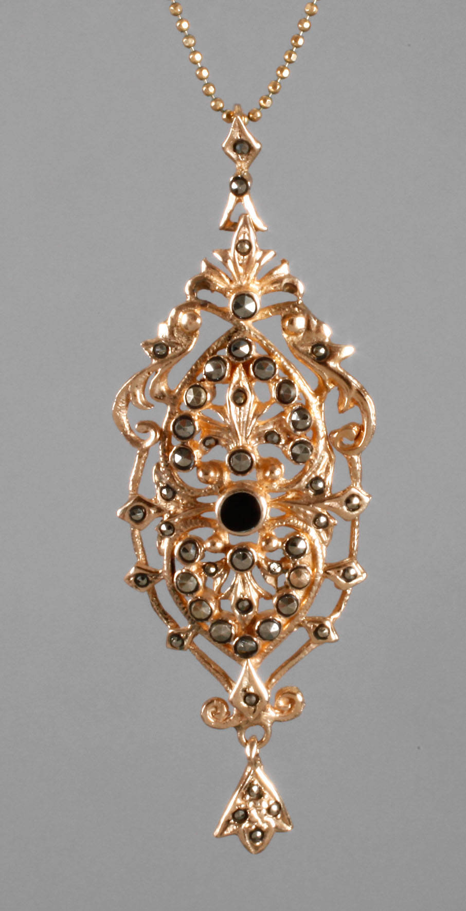 Feiner Historismusanhänger