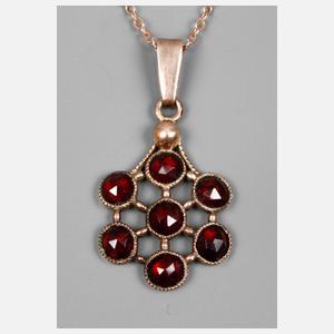 Granatanhänger mit Kette Gold