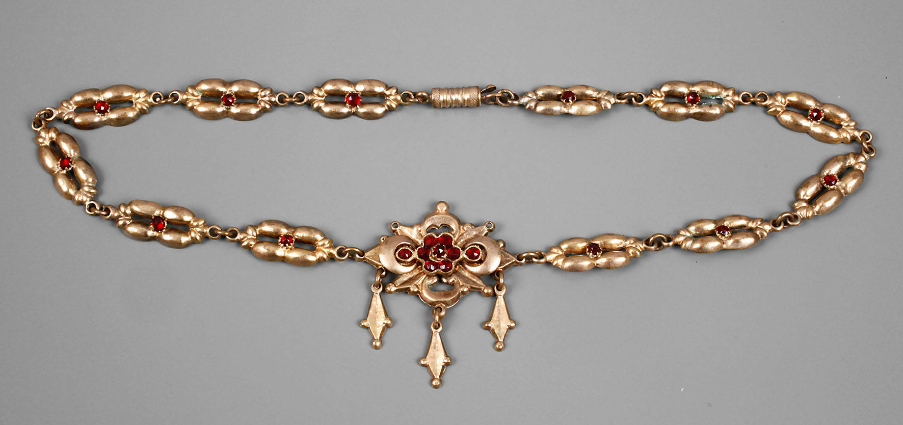 Granatcollier Historismus