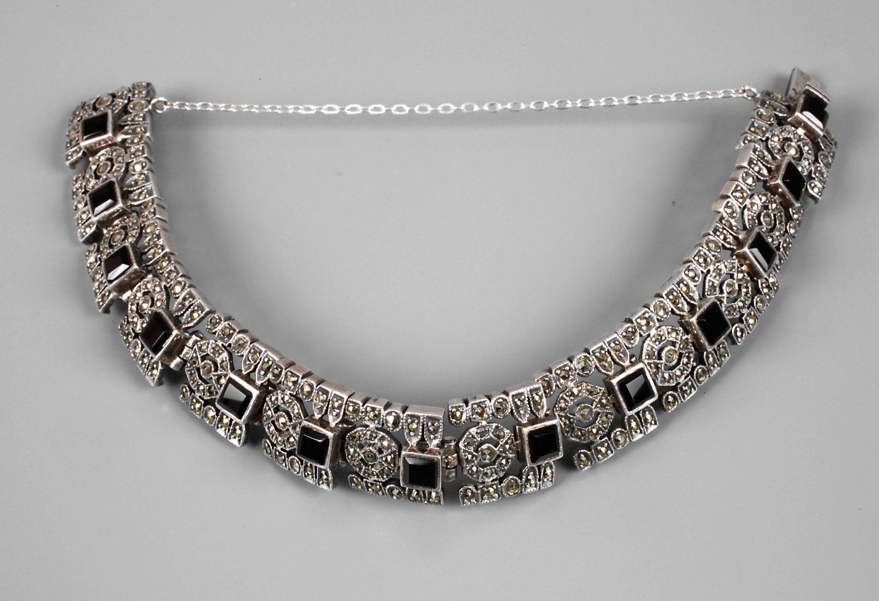 Silberarmband mit Markasitenbesatz