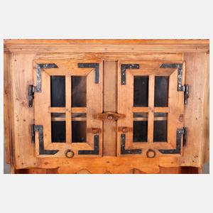 Bäuerlicher Wandschrank