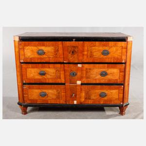 Klassizistische Kommode