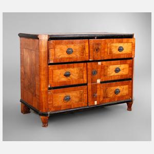 Klassizistische Kommode