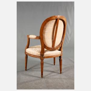 Klassizistischer Schreibtisch und Sessel