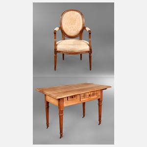 Klassizistischer Schreibtisch und Sessel