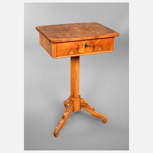 Biedermeiernähtisch